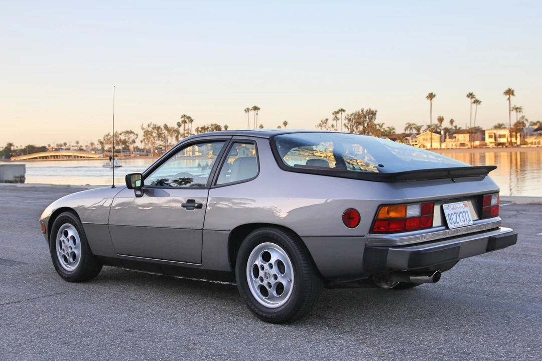 1988 Porsche 924 S - Image 10 of 31