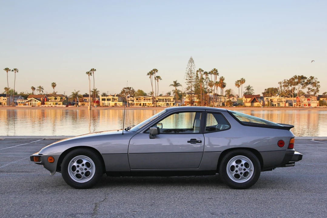 1988 Porsche 924 S - Image 7 of 31