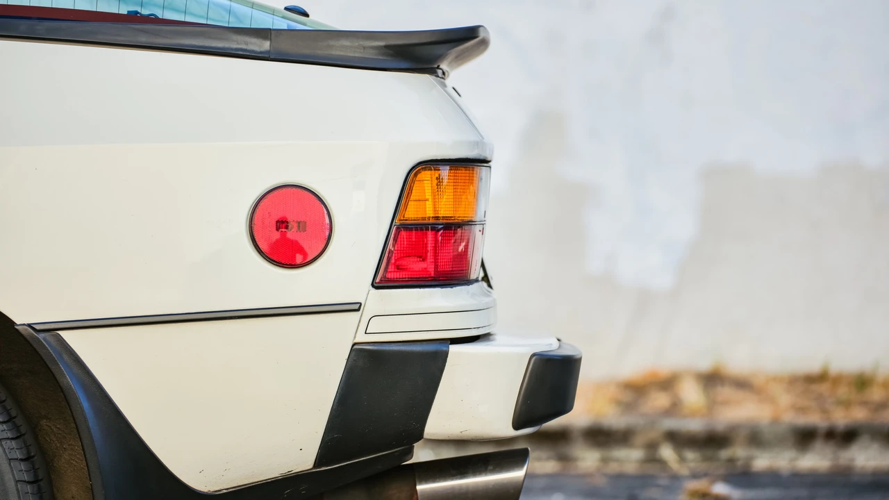 1988 Porsche 924 S - Image 29 of 31