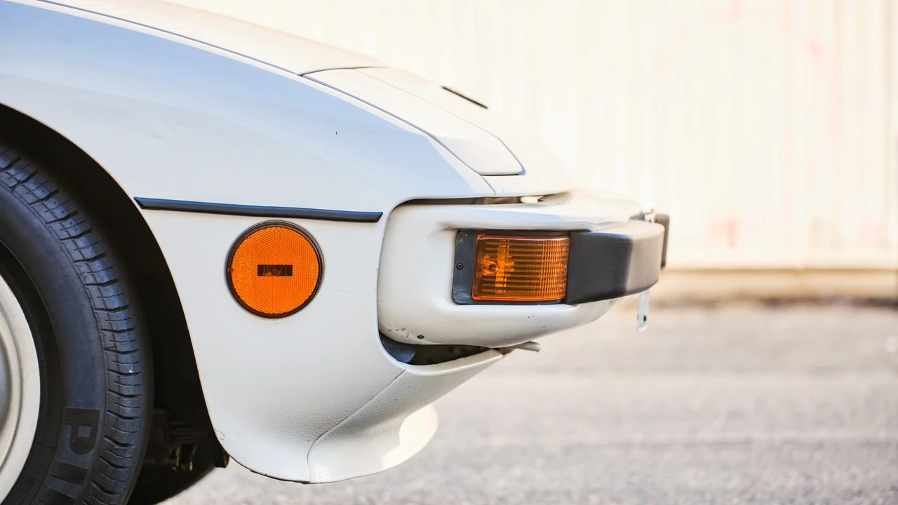 1988 Porsche 924 S - Image 17 of 31