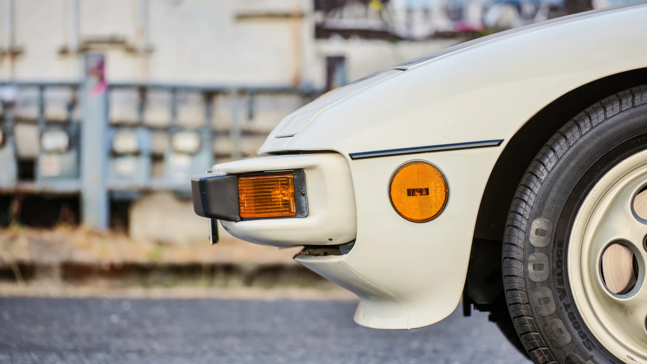 1988 Porsche 924 S - Image 16 of 31