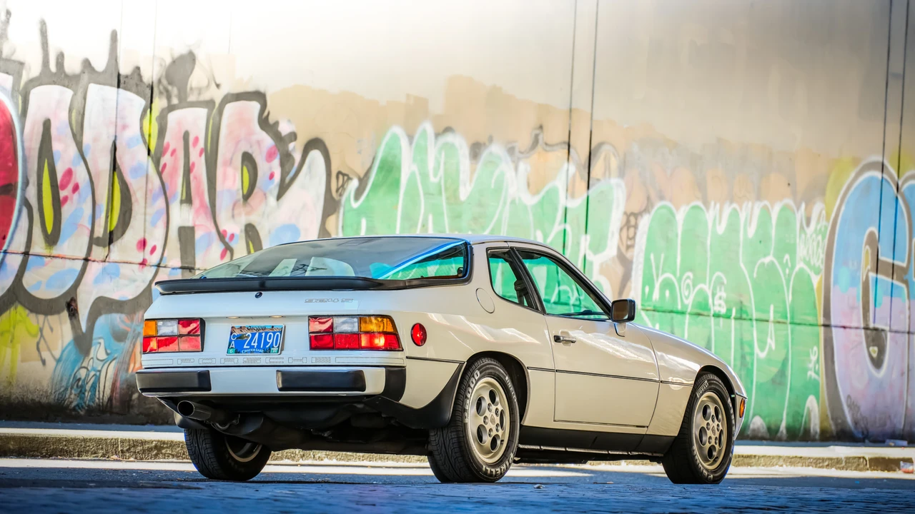 1988 Porsche 924 S - Image 8 of 31