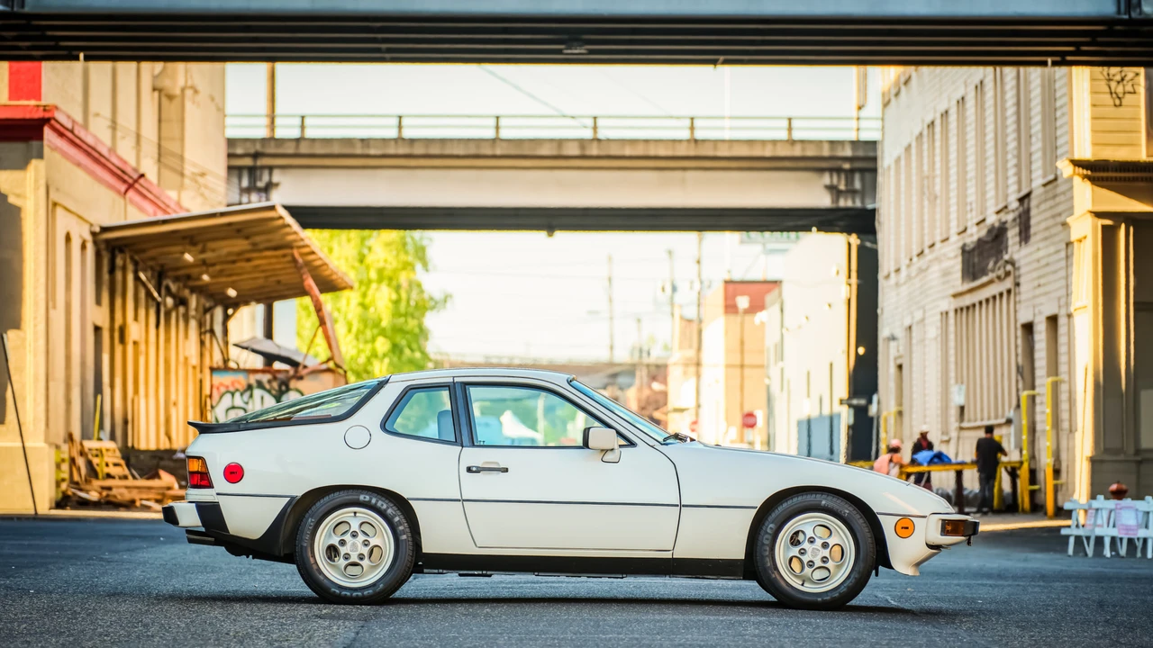 1988 Porsche 924 S - Image 9 of 31