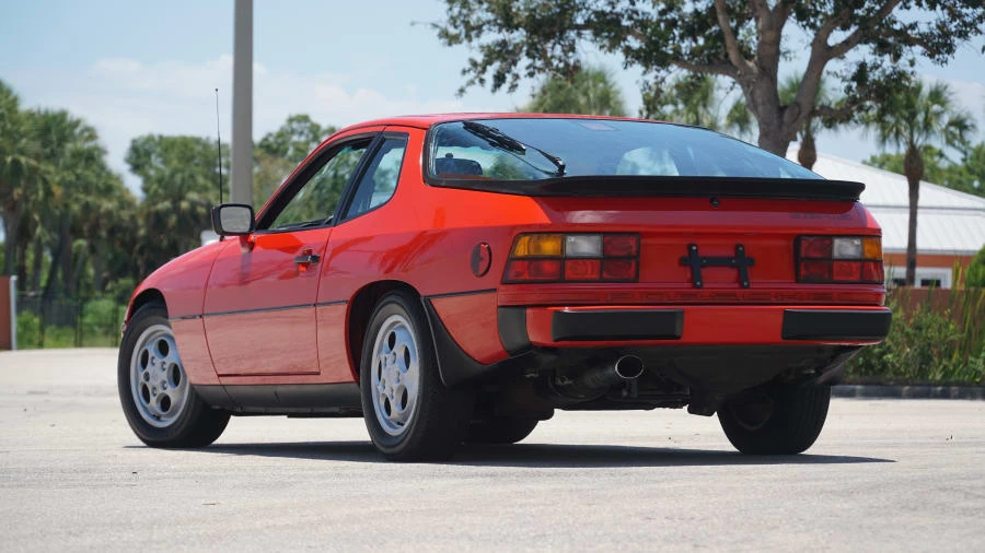 1988 Porsche 924 S - Image 6 of 15