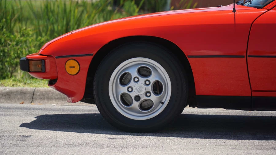 1988 Porsche 924 S - Image 8 of 15