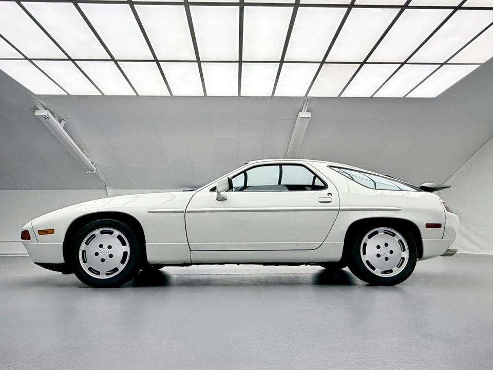 1988 Porsche 928 S4 - Image 13 of 21