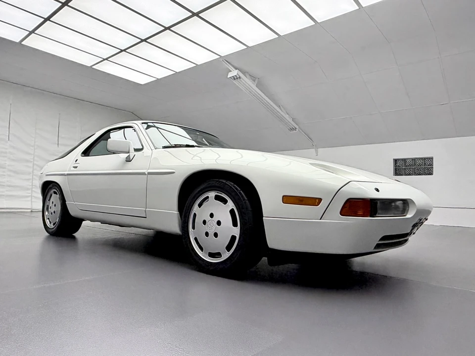 1988 Porsche 928 S4 - Image 6 of 21