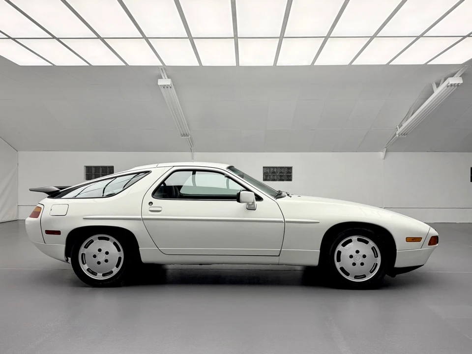 1988 Porsche 928 S4 - Image 2 of 21