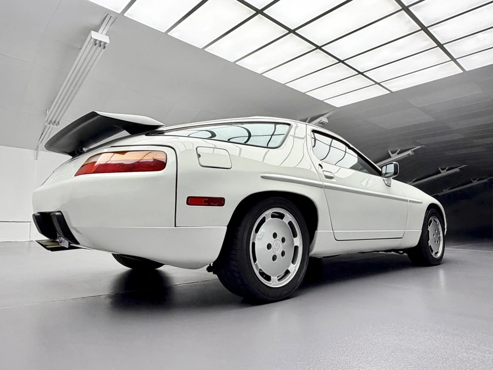 1988 Porsche 928 S4 - Image 19 of 21