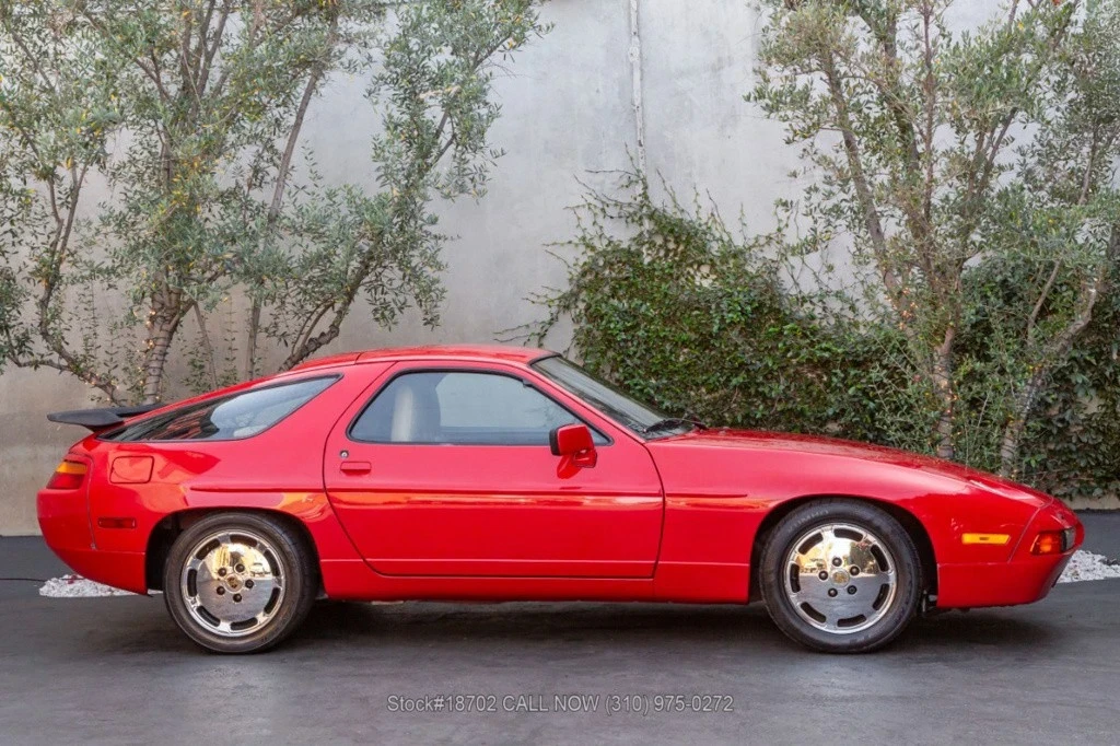 1988 Porsche 928 - Image 5 of 12