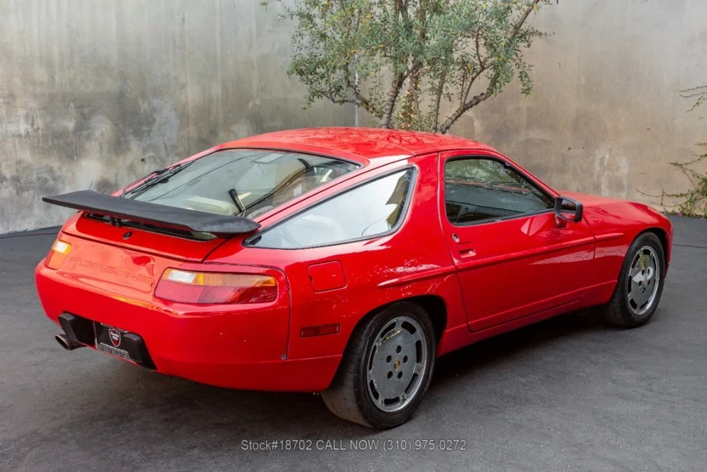 1988 Porsche 928 - Image 6 of 12