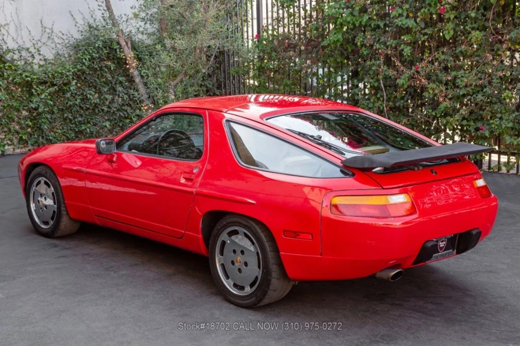 1988 Porsche 928 - Image 8 of 12