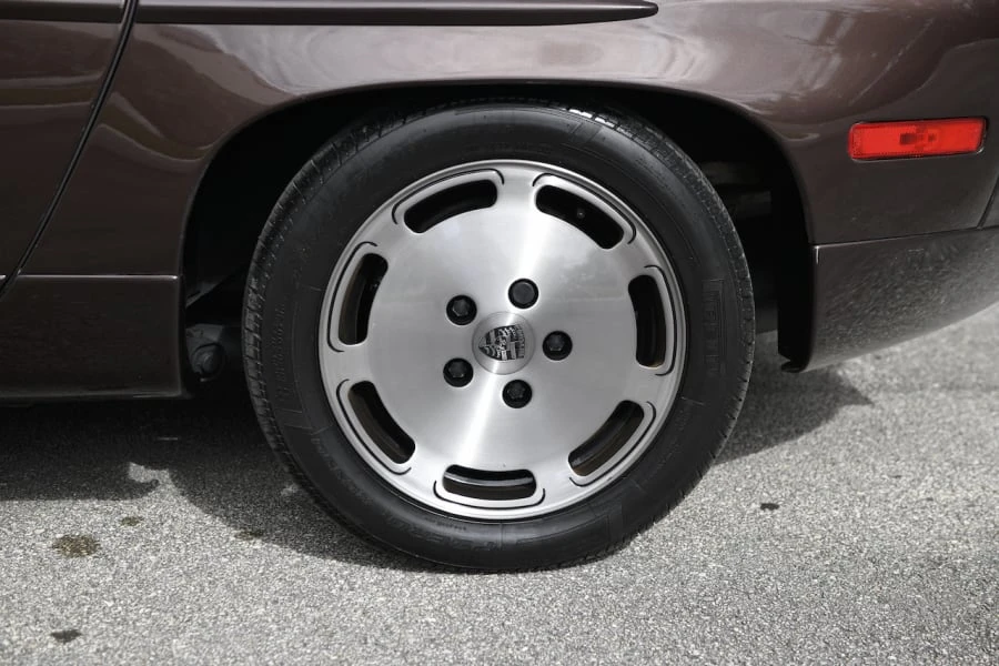 1988 Porsche 928 S4 - Image 24 of 31
