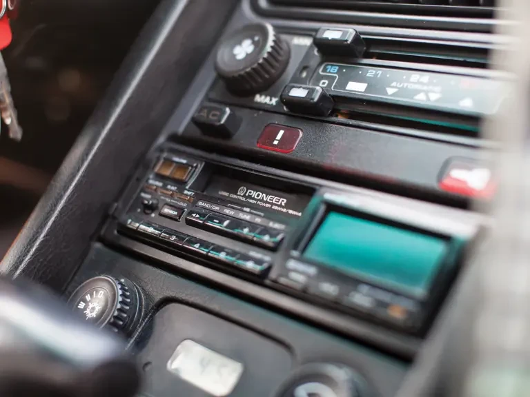 1988 Porsche 928 S4 - Image 16 of 30