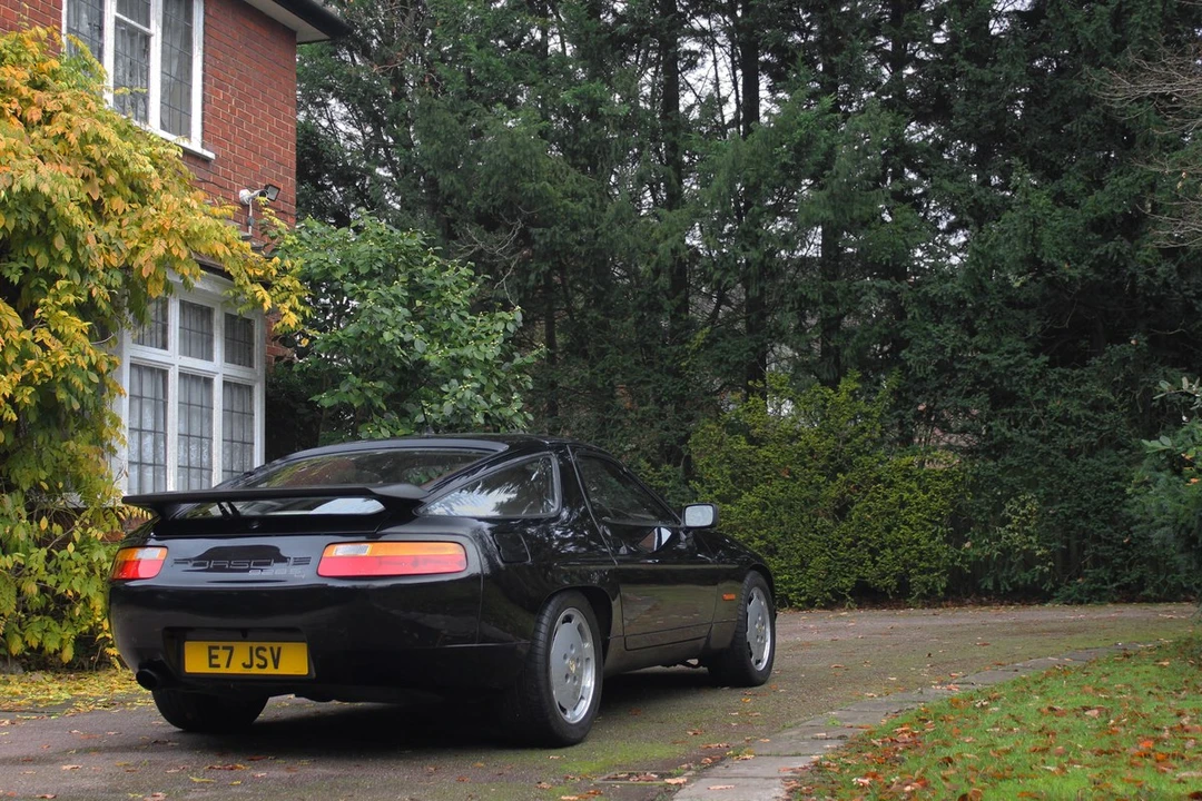 1988 Porsche 928 S4 - Image 8 of 30