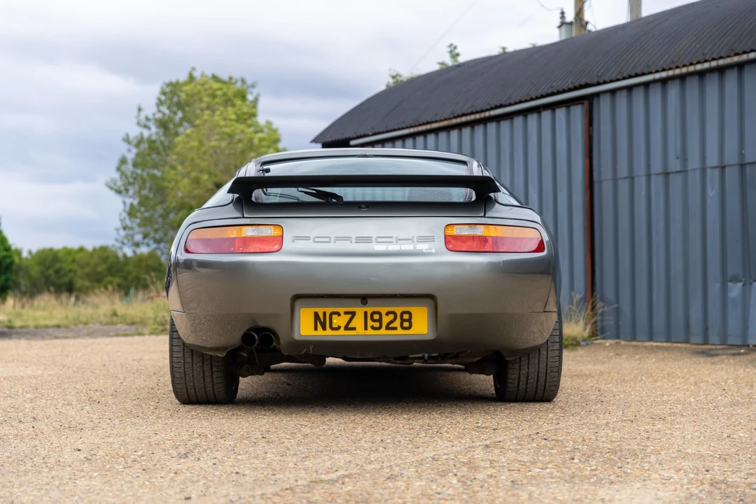 1988 Porsche 928 S4 - Image 10 of 30