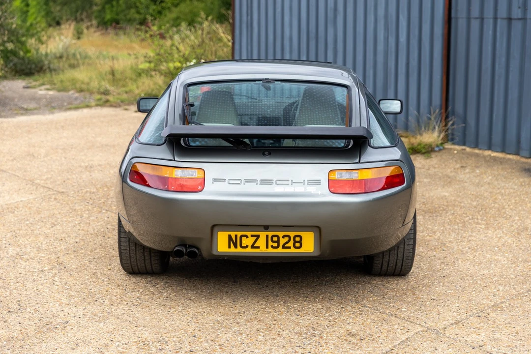 1988 Porsche 928 S4 - Image 9 of 30
