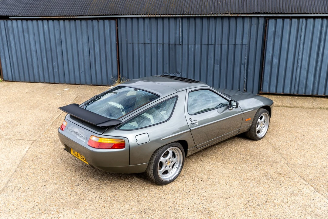 1988 Porsche 928 S4 - Image 11 of 30
