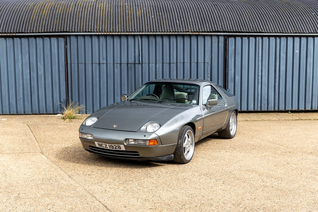 1988 Porsche 928 S4 - Image 14 of 30