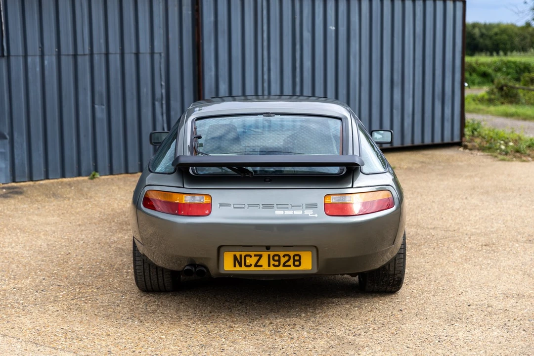 1988 Porsche 928 S4 - Image 8 of 30