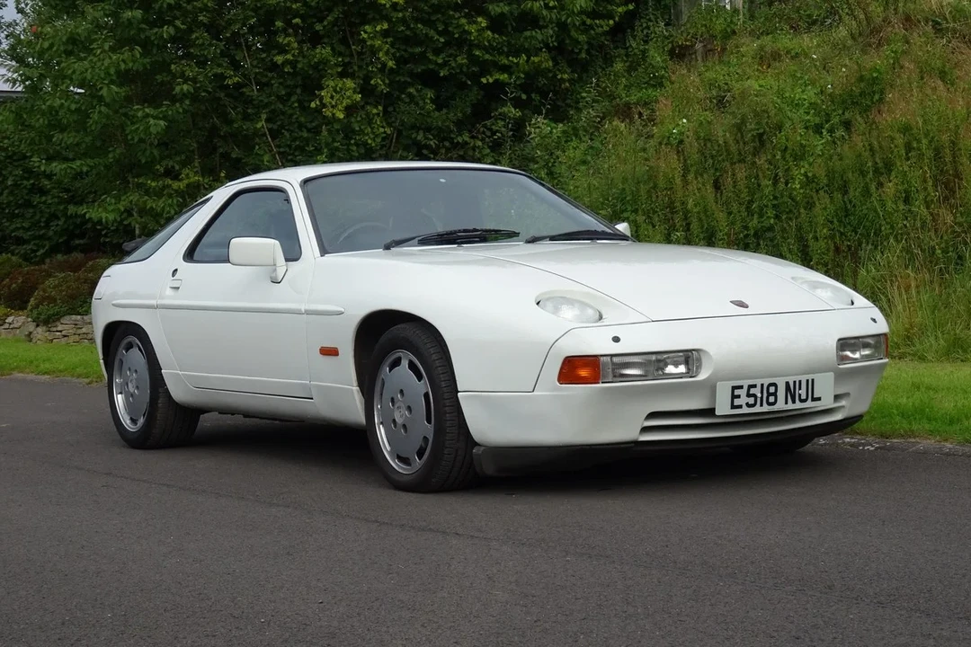 1988 Porsche 928 S4 - Image 10 of 30