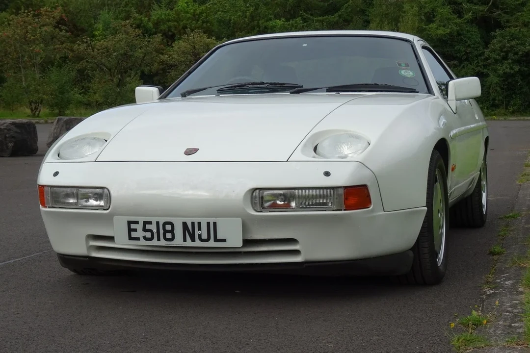 1988 Porsche 928 S4 - Image 12 of 30