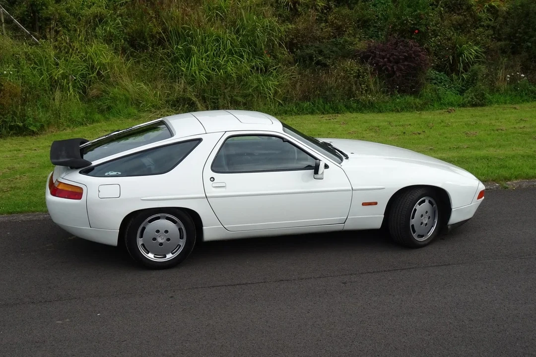 1988 Porsche 928 S4 - Image 15 of 30
