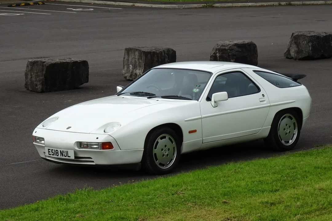 1988 Porsche 928 S4 - Image 16 of 30