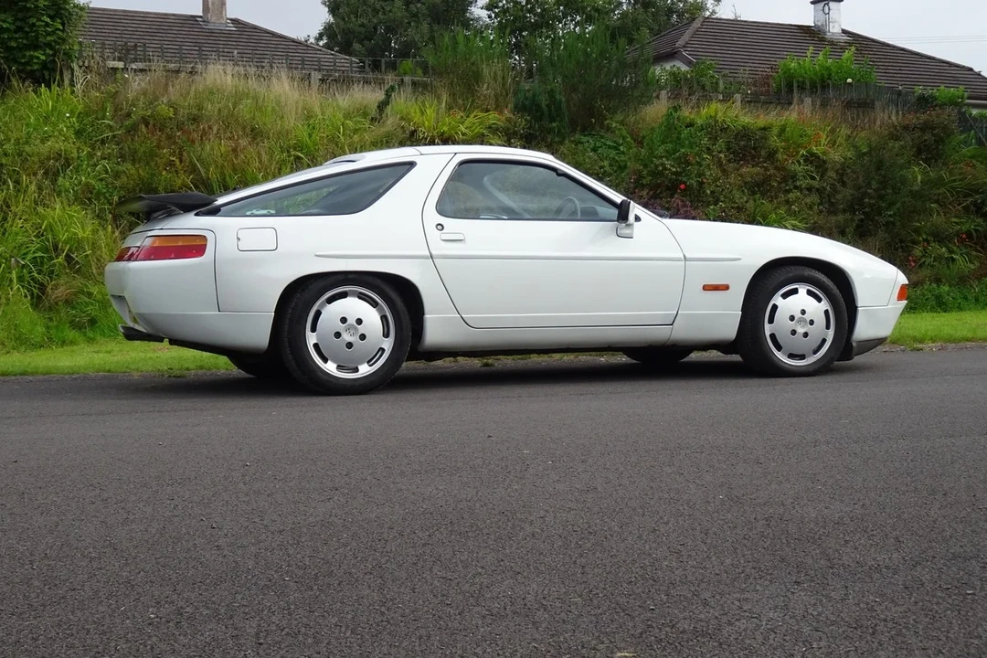 1988 Porsche 928 S4 - Image 17 of 30