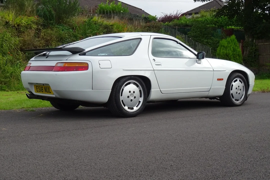 1988 Porsche 928 S4 - Image 18 of 30