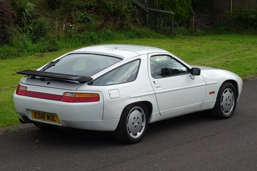 1988 Porsche 928 S4 - Image 25 of 30