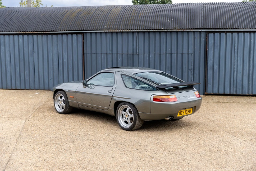 1988 Porsche 928 S4 - Image 5 of 30