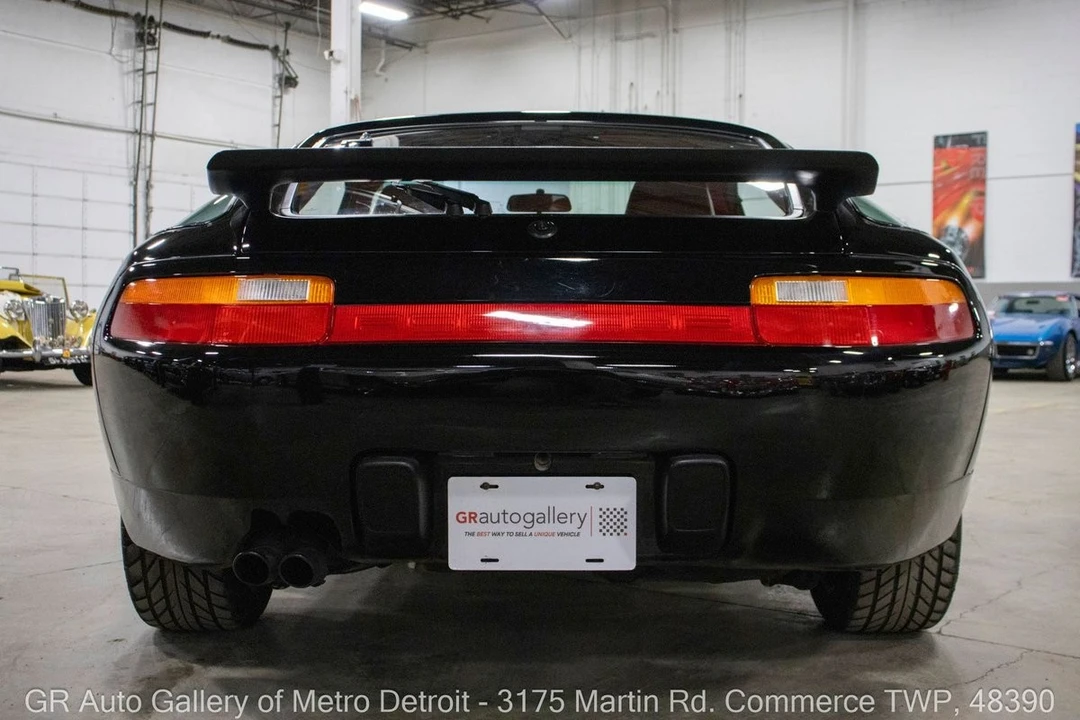 1988 Porsche 928 S4 - Image 6 of 12