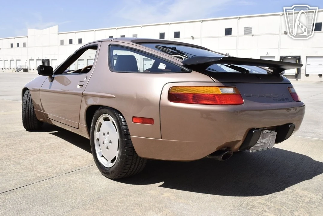 1988 Porsche 928 S4 - Image 10 of 12