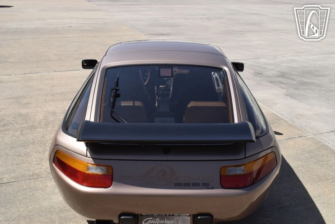1988 Porsche 928 S4 - Image 11 of 12