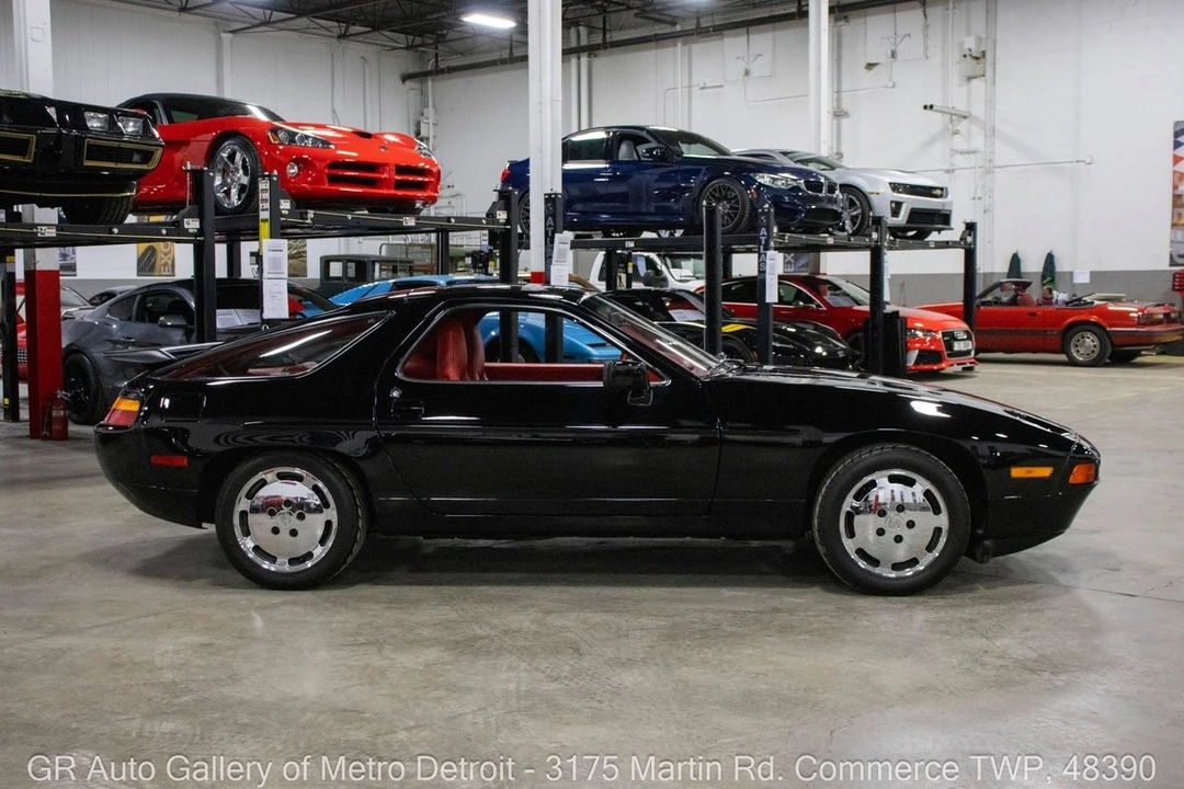 1988 Porsche 928 S4 - Image 8 of 12