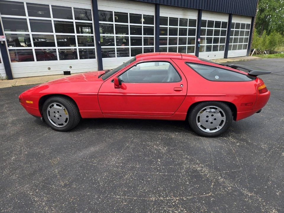 1988 Porsche 928 S4 - Image 2 of 11
