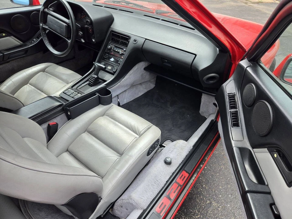 1988 Porsche 928 S4 - Image 8 of 11