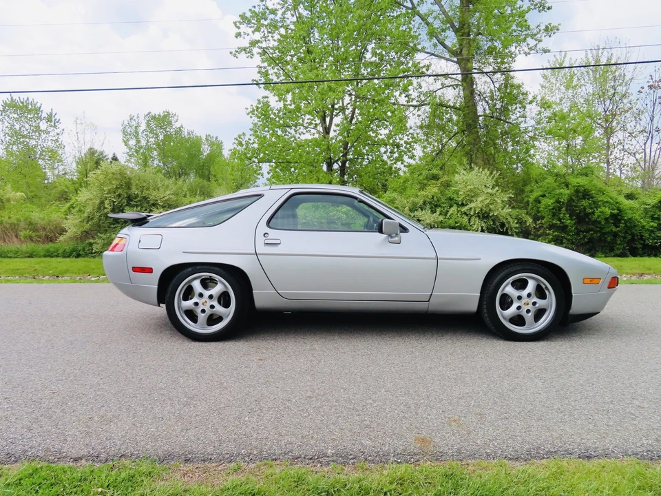 1988 Porsche 928 S4 - Image 17 of 31