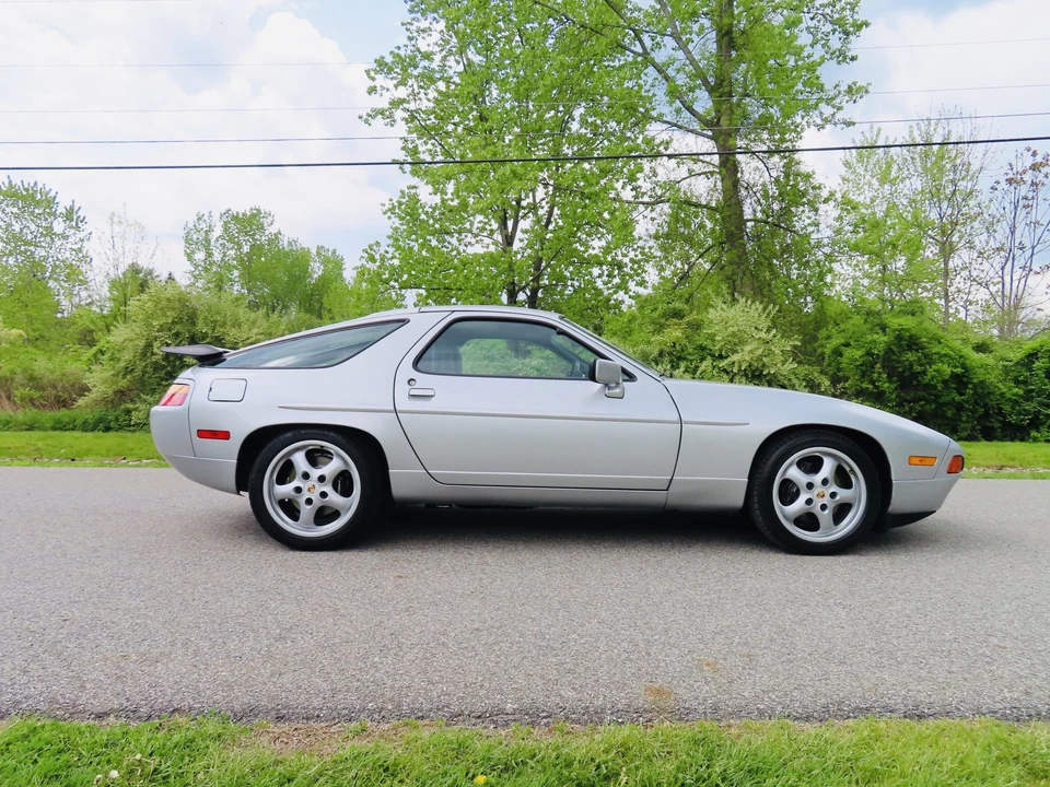 1988 Porsche 928 S4 - Image 16 of 31