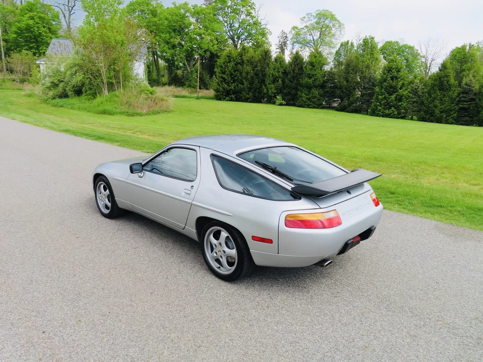 1988 Porsche 928 S4 - Image 9 of 31