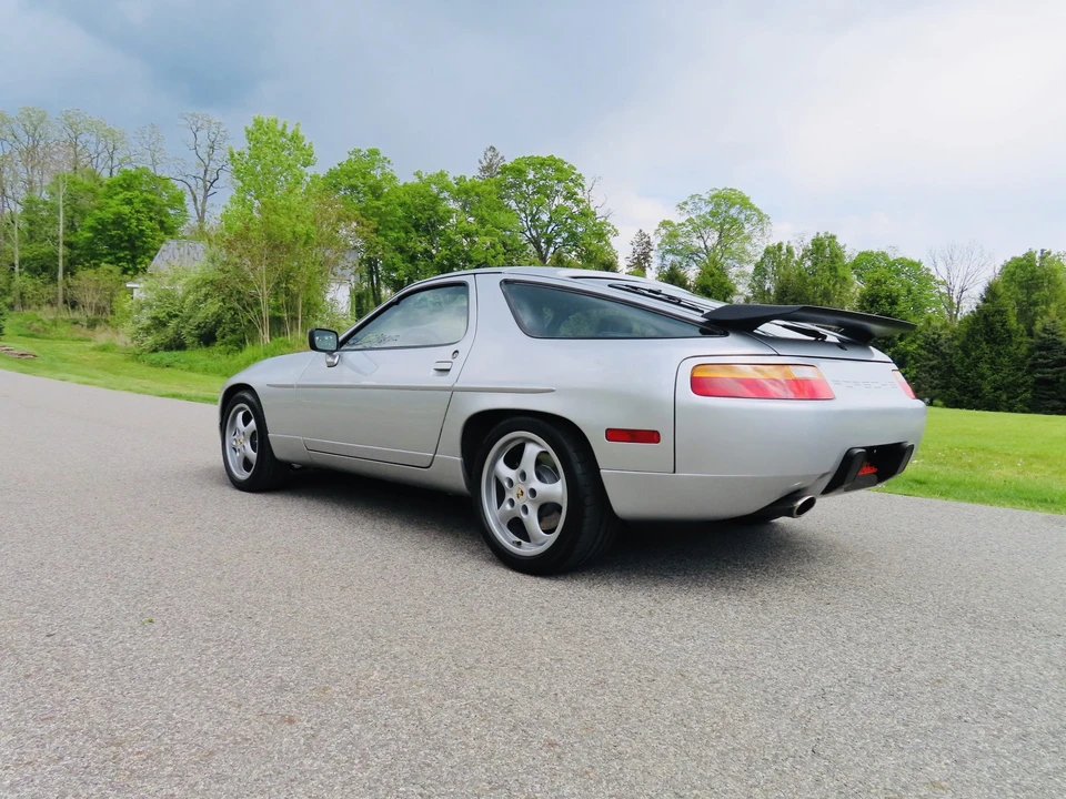 1988 Porsche 928 S4 - Image 7 of 31