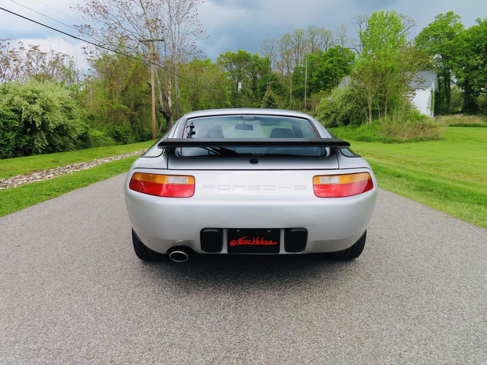 1988 Porsche 928 S4 - Image 11 of 31