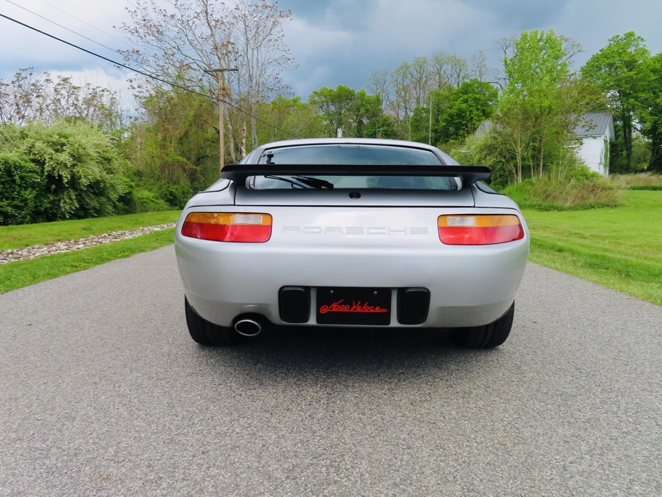 1988 Porsche 928 S4 - Image 10 of 31