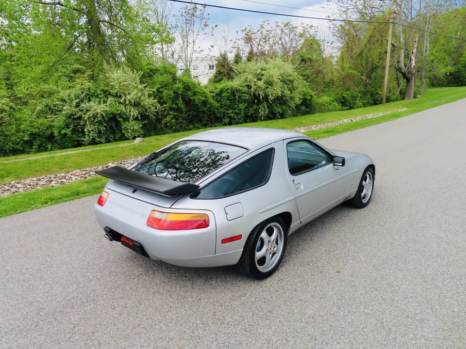 1988 Porsche 928 S4 - Image 14 of 31