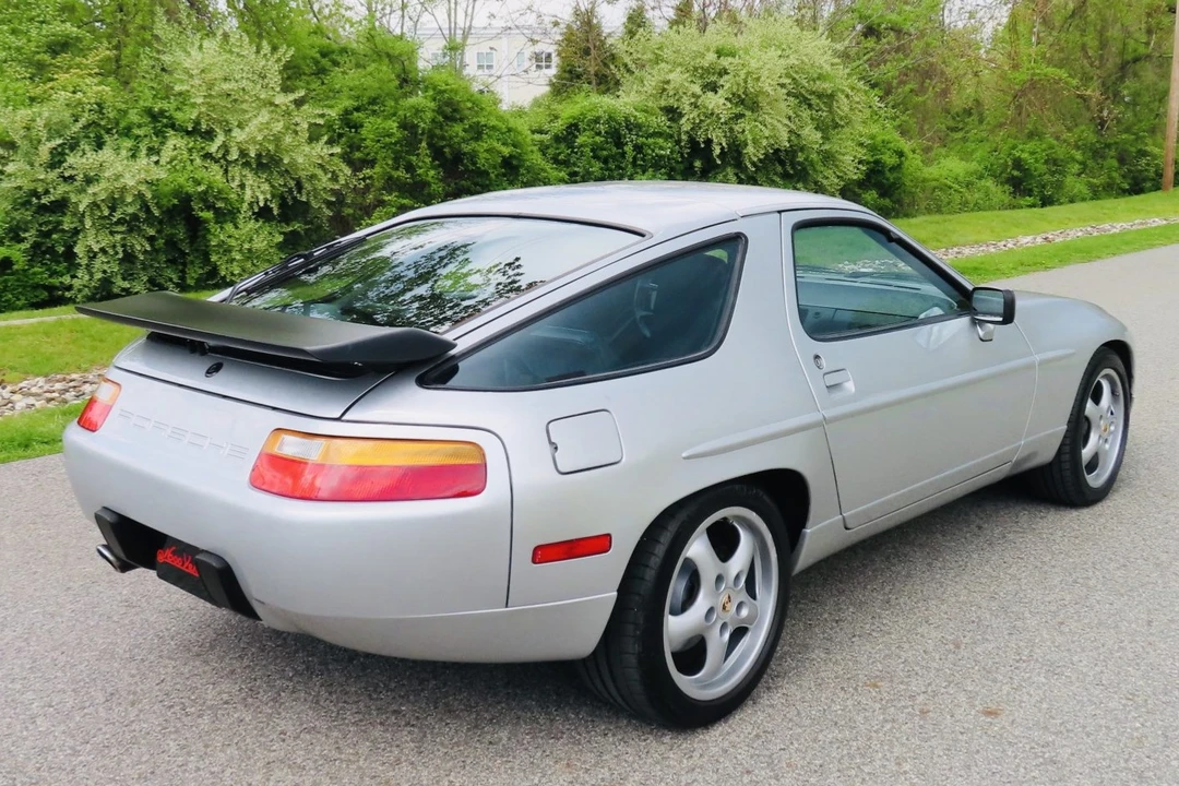 1988 Porsche 928 S4 - Image 13 of 31