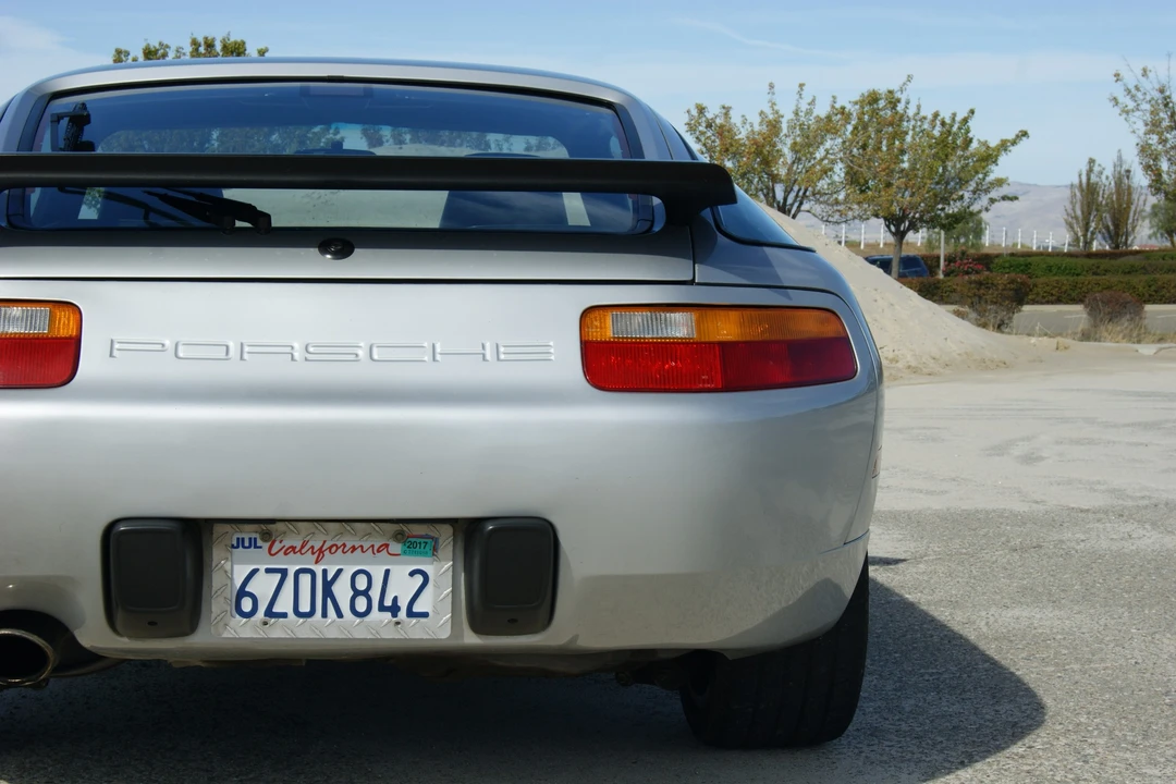 1988 Porsche 928 S4 - Image 12 of 31