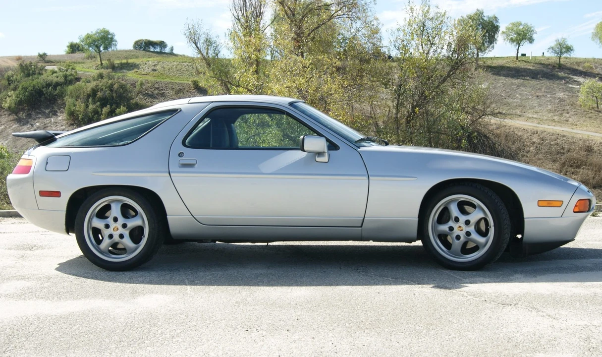 1988 Porsche 928 S4 - Image 2 of 31