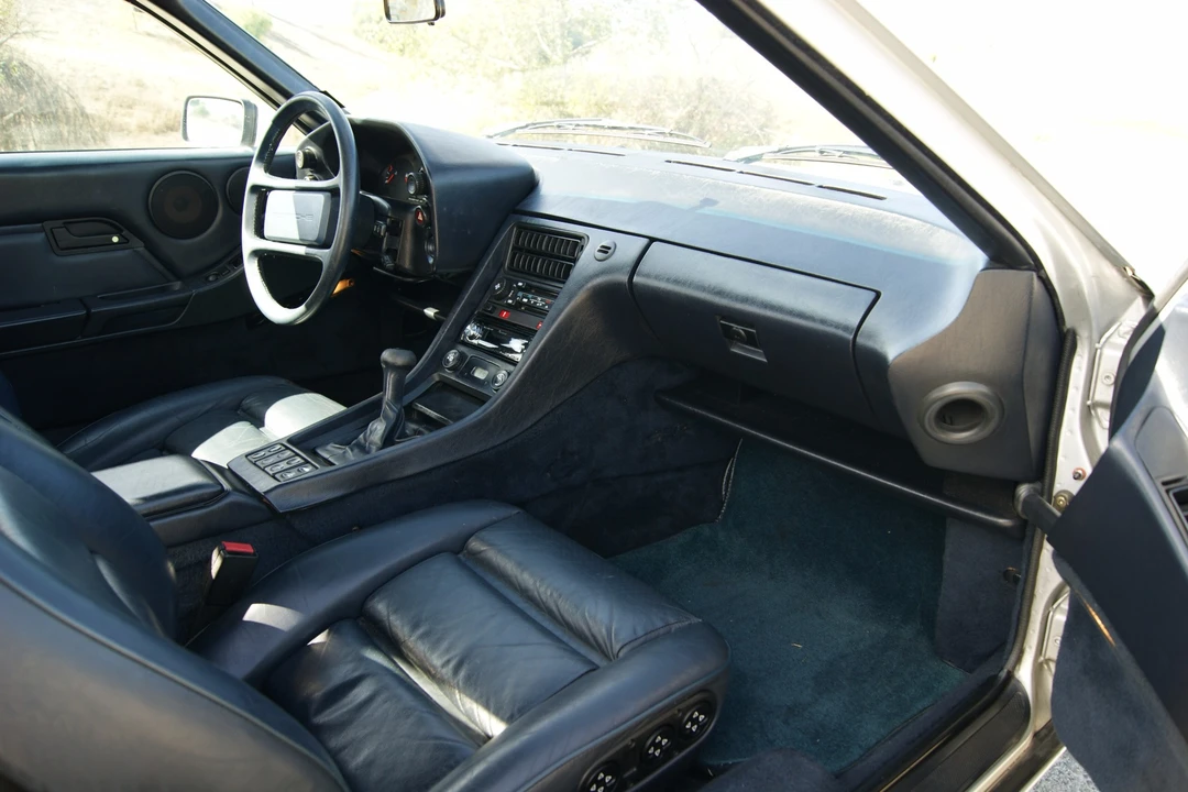1988 Porsche 928 S4 - Image 24 of 31