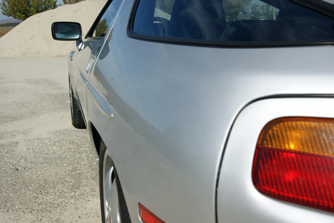 1988 Porsche 928 S4 - Image 10 of 31